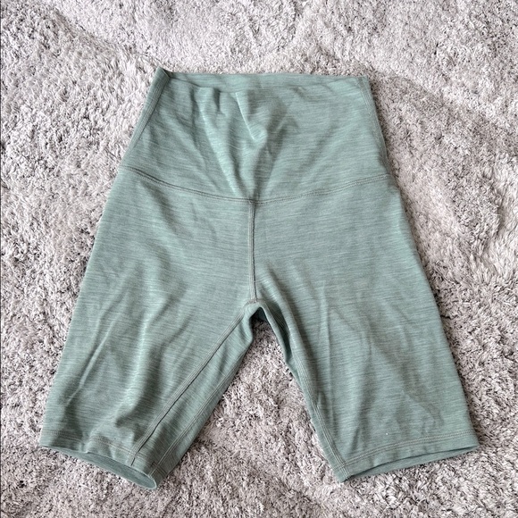 LULULEMON Green High-Waisted Biker Shorts - Picture 1 of 5
